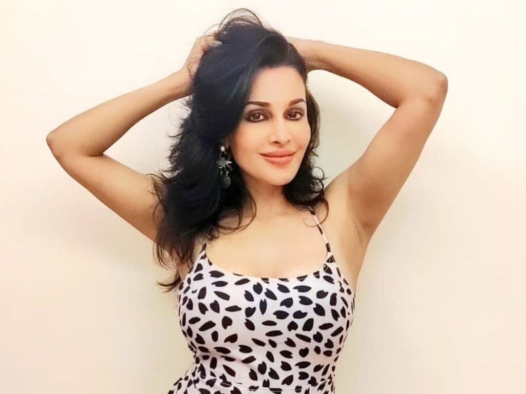 Flora Saini