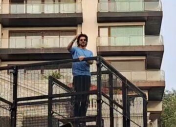 King Khan Greets Fans